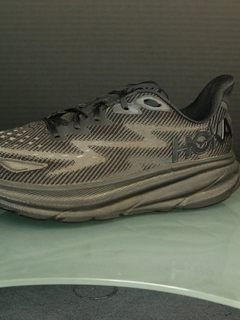 Hoka One One Clifton 9 Shoes Womens Size 11.5 Black/Black Running Cushioned